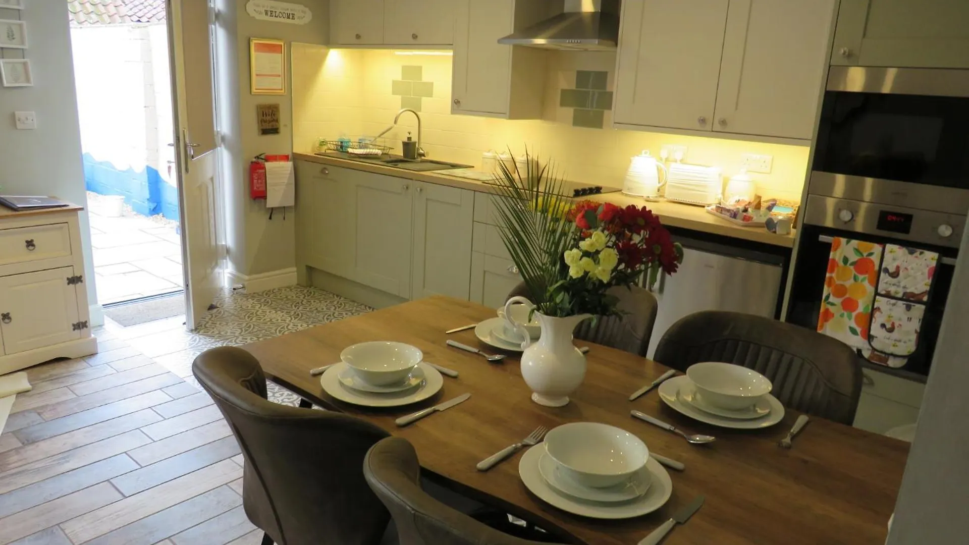 The Tack Room At Eastmoor Farm Fantastic 2 Bed Dog Friendly Luxury Cottage With Secure Gardens And Onsite Parking Bridlington 0*,